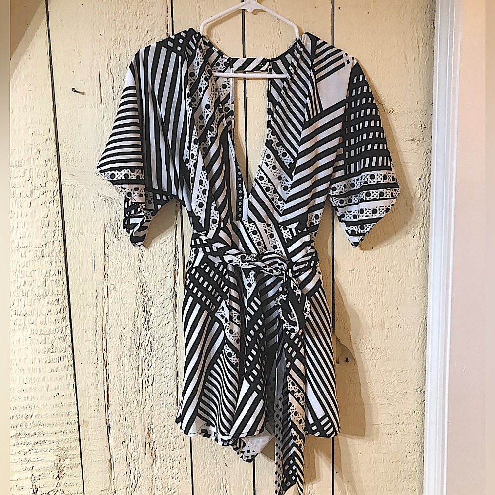 Mustard Seed Abstract Romper - Picture 1 of 8